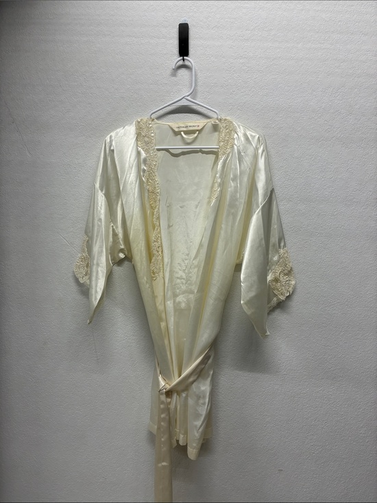 Victoria's Secret Other - Vintage Y2K-90s Victoria's Secret Heart Tag Lace Sequin Trim Kimono Mini Robe